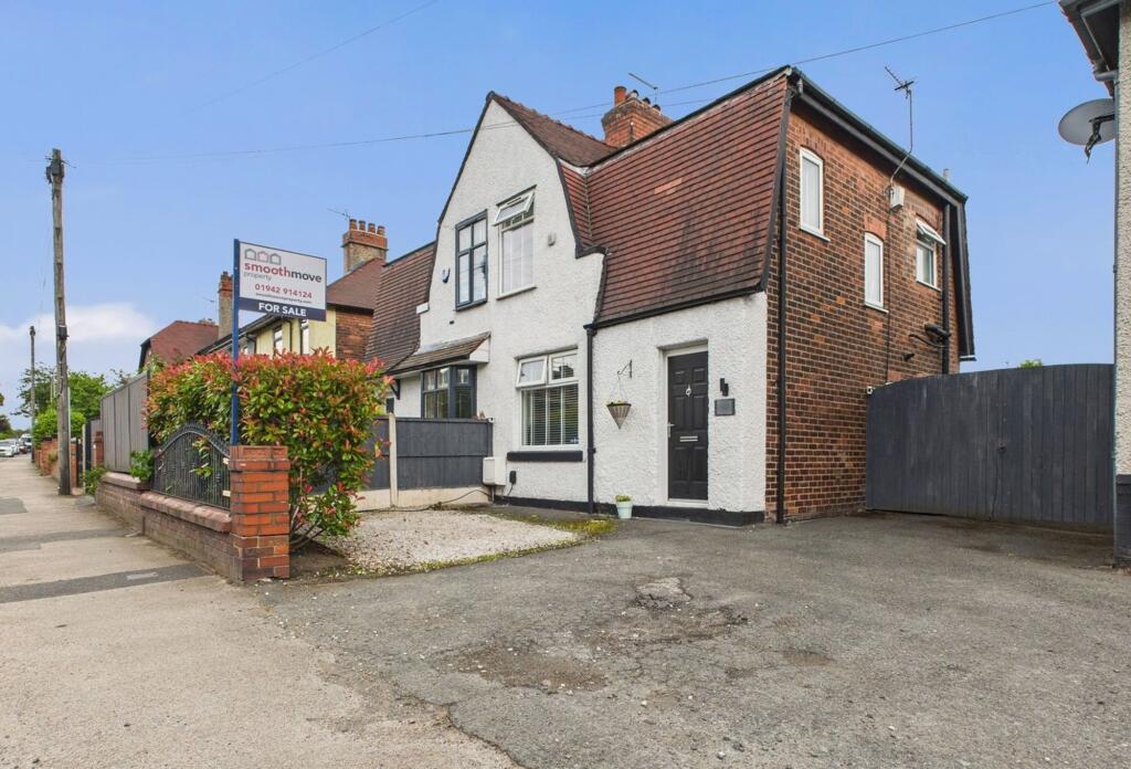 Main image of property: Manchester Road, Tyldesley, M29