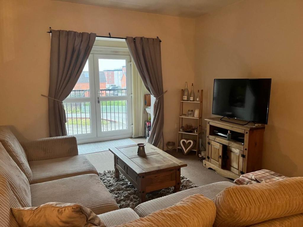 2 bedroom flat for sale in Lavender Gardens, Great Sankey, Warrington, WA5