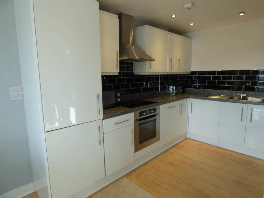 2 bedroom flat for sale in Cantilever Gardens, Station Road, Latchford, WA4