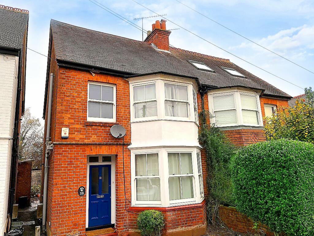 Main image of property: Wescott Road, Wokingham, RG40