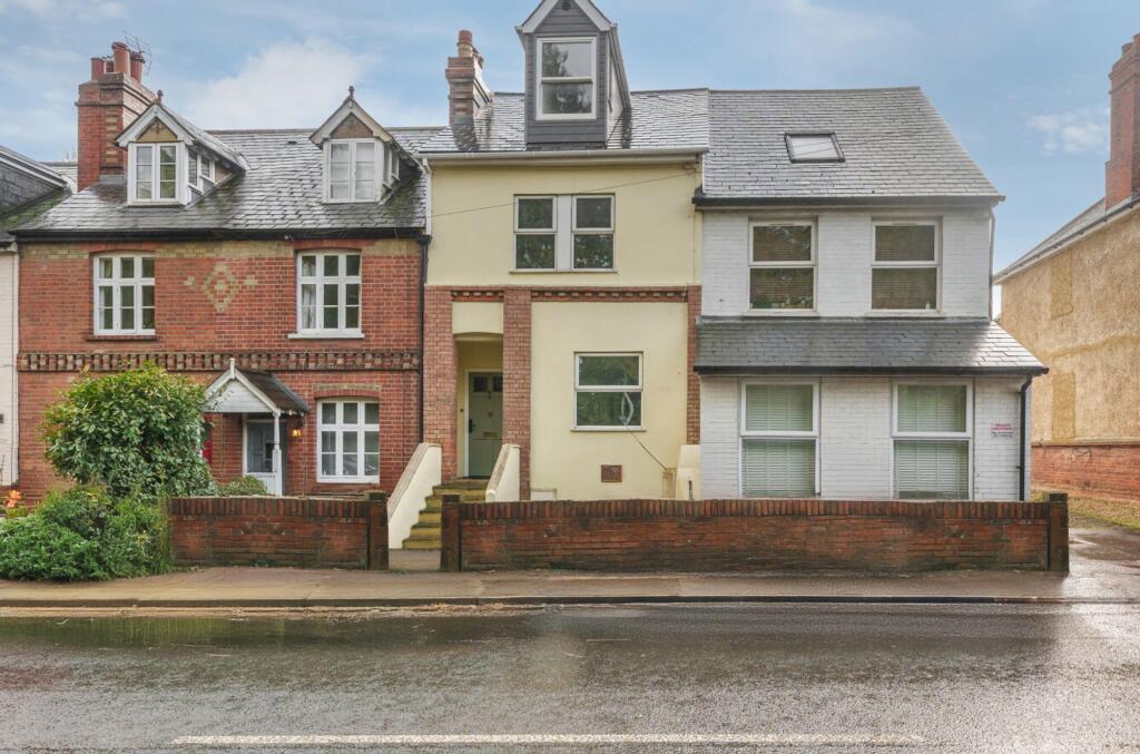 Main image of property: London Road, Wokingham, RG40 1YA
