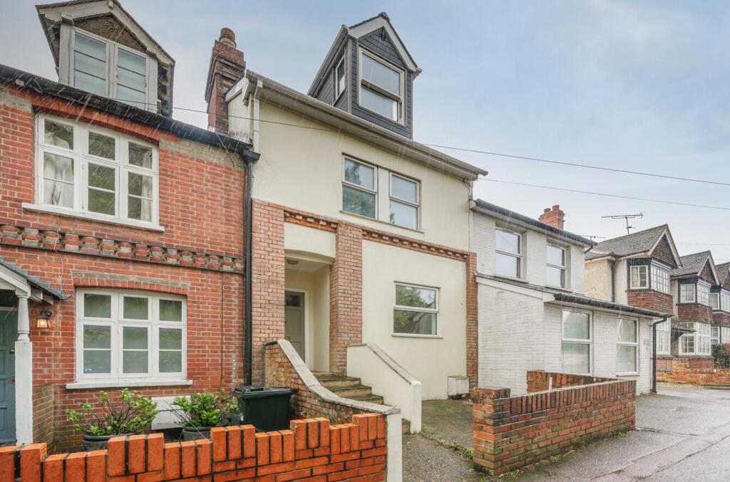 Main image of property: London Road, Wokingham, RG40