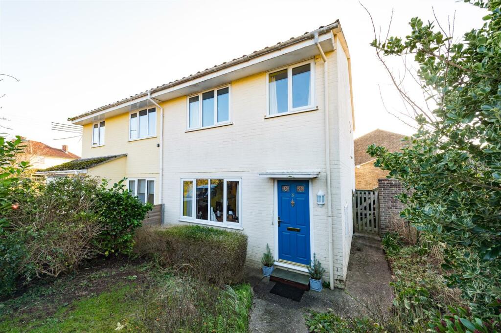 3 bedroom semidetached house for sale in 3 Daking Avenue, Boxford, CO10