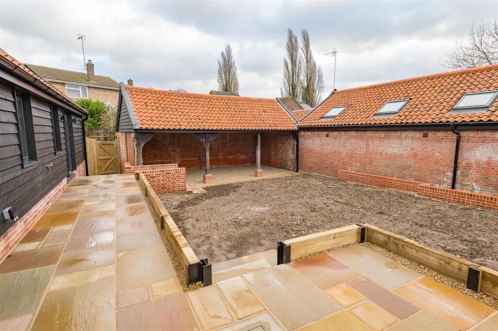 Additional property image - The Black Barn, Coppins Yard, Colne Engaine
