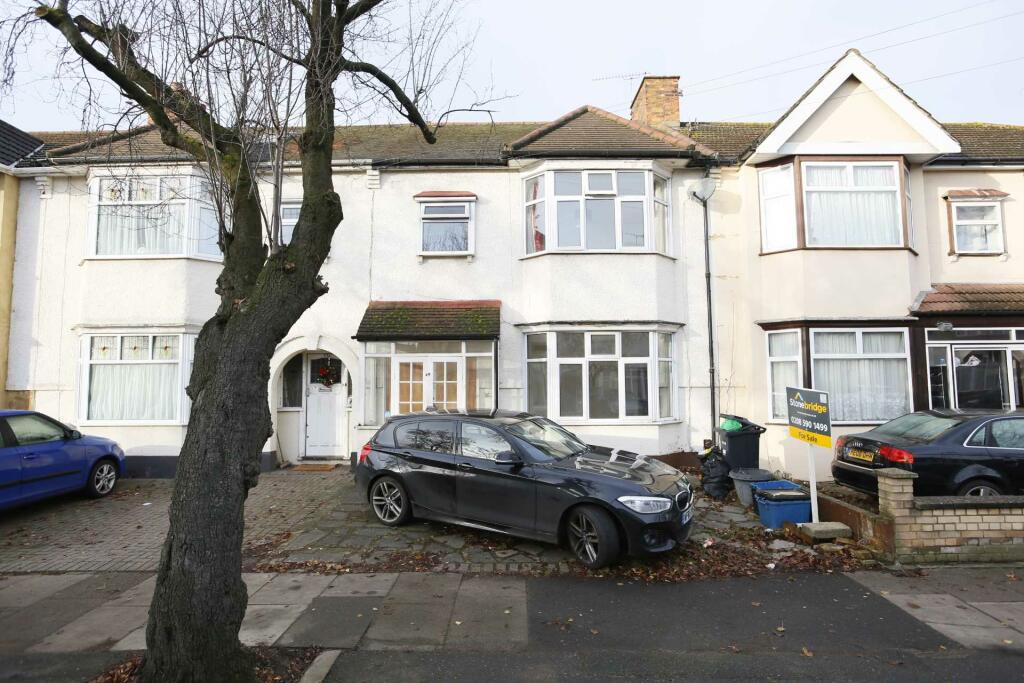 3 bedroom terraced house for sale in Charter Avenue, Ilford, IG2 7AD, IG2