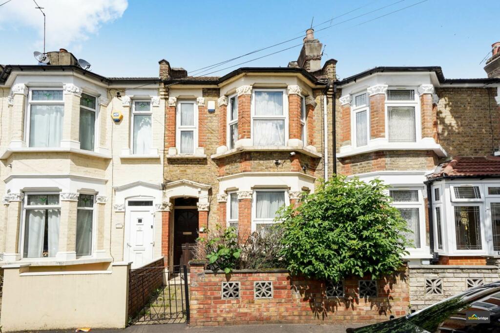 3 bedroom terraced house for sale in Salisbury Road, Manor Park, E12
