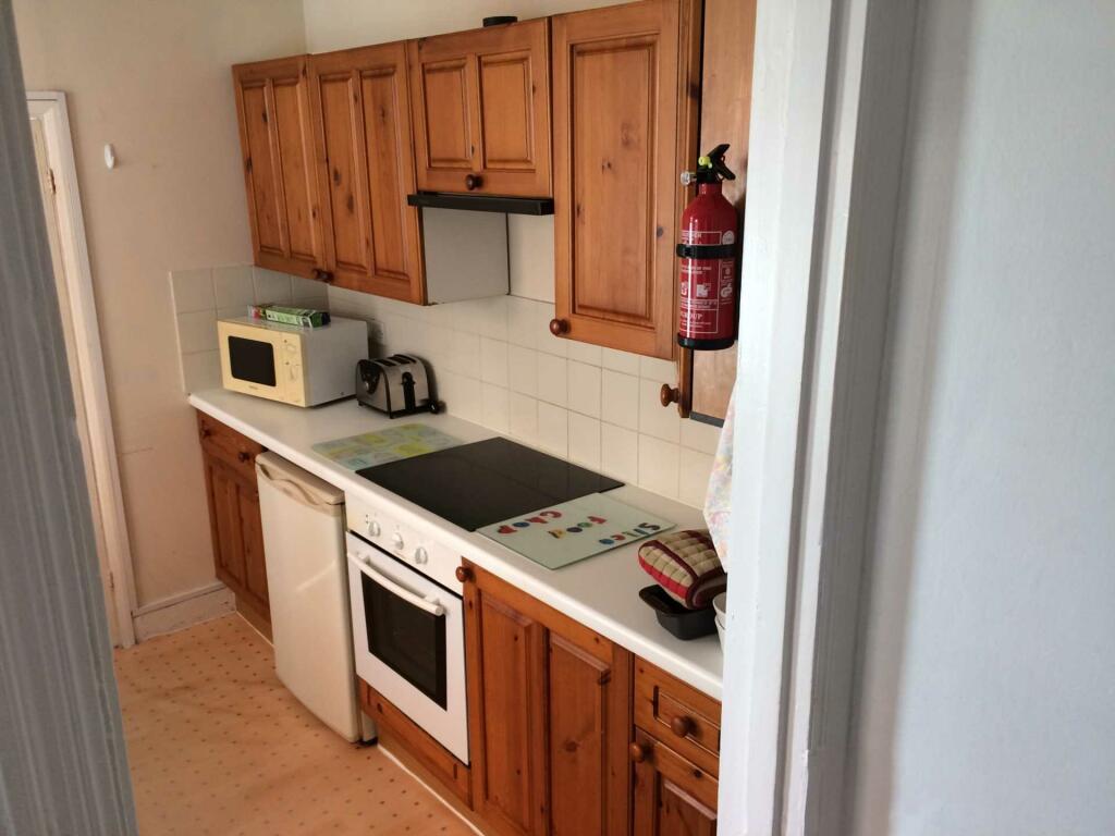 4 bedroom terraced house for rent in Surrey Road, Reading, RG2