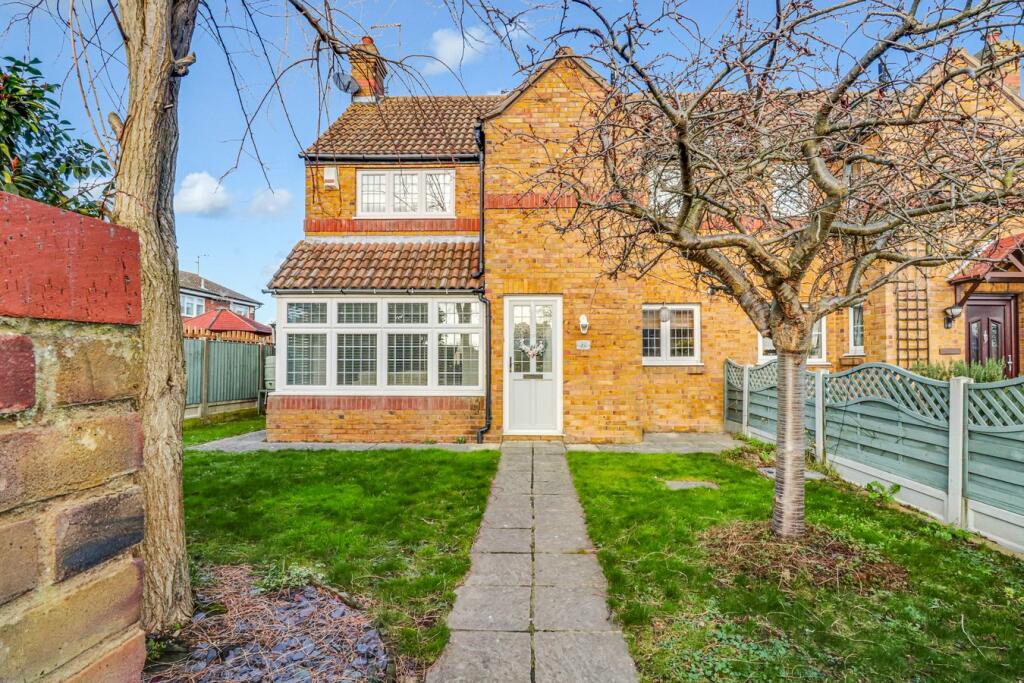 3 bedroom semidetached house for sale in Yarnacott, Shoeburyness, SS3