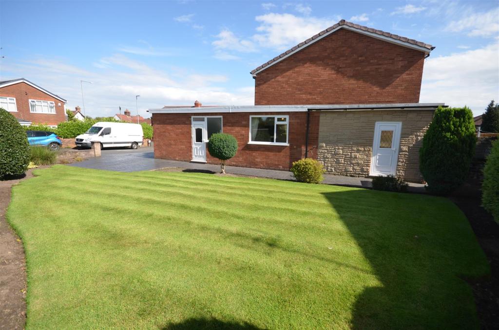 4 bedroom detached house for sale in Crantock Grove, Windle, St. Helens
