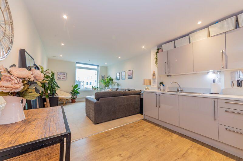 2 bedroom flat for sale in Bessemer Road, Welwyn Garden City, AL7