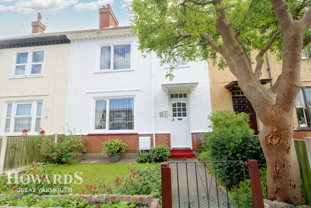 3 bedroom terraced house for sale in Tollgate Road, Great Yarmouth, NR31