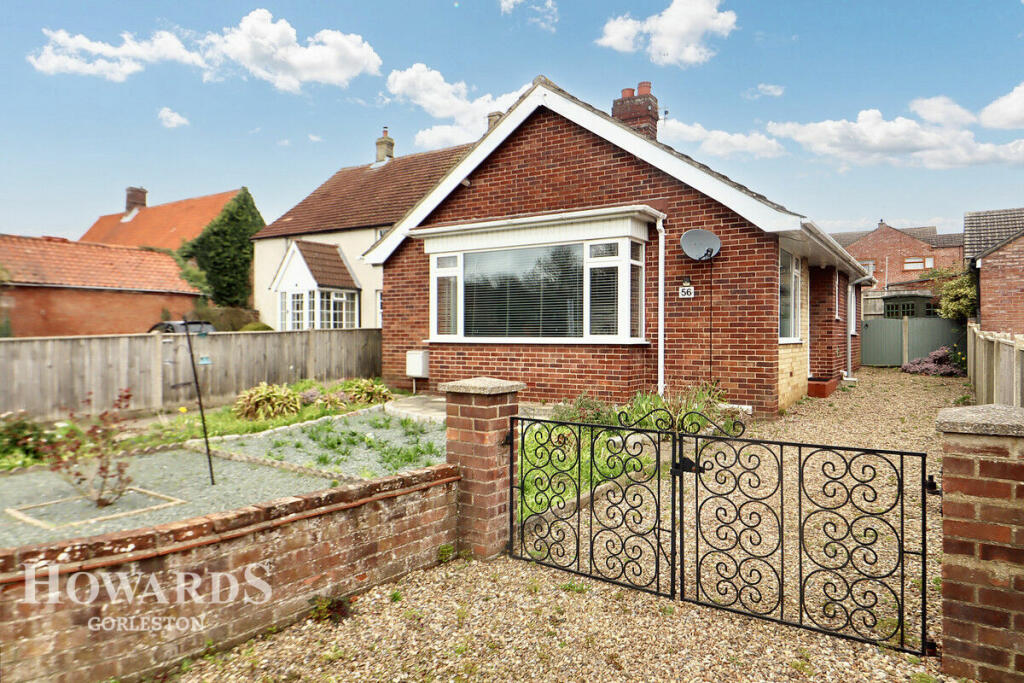 2 bedroom detached bungalow for sale in Station Road South, Belton, NR31