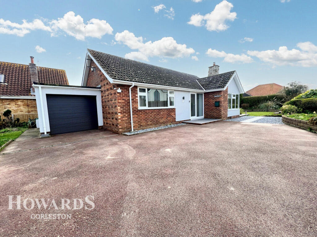 2 Bedroom Detached Bungalow For Sale In Cliff Lane Gorleston Nr31