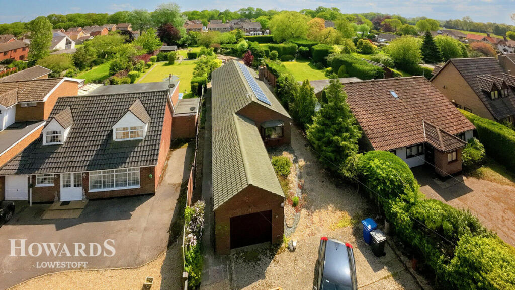 3 bedroom detached bungalow for sale in Corton Long Lane, Lowestoft, NR32