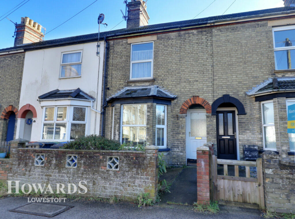 3 bedroom terraced house for sale in London Road Pakefield, Pakefield, NR33