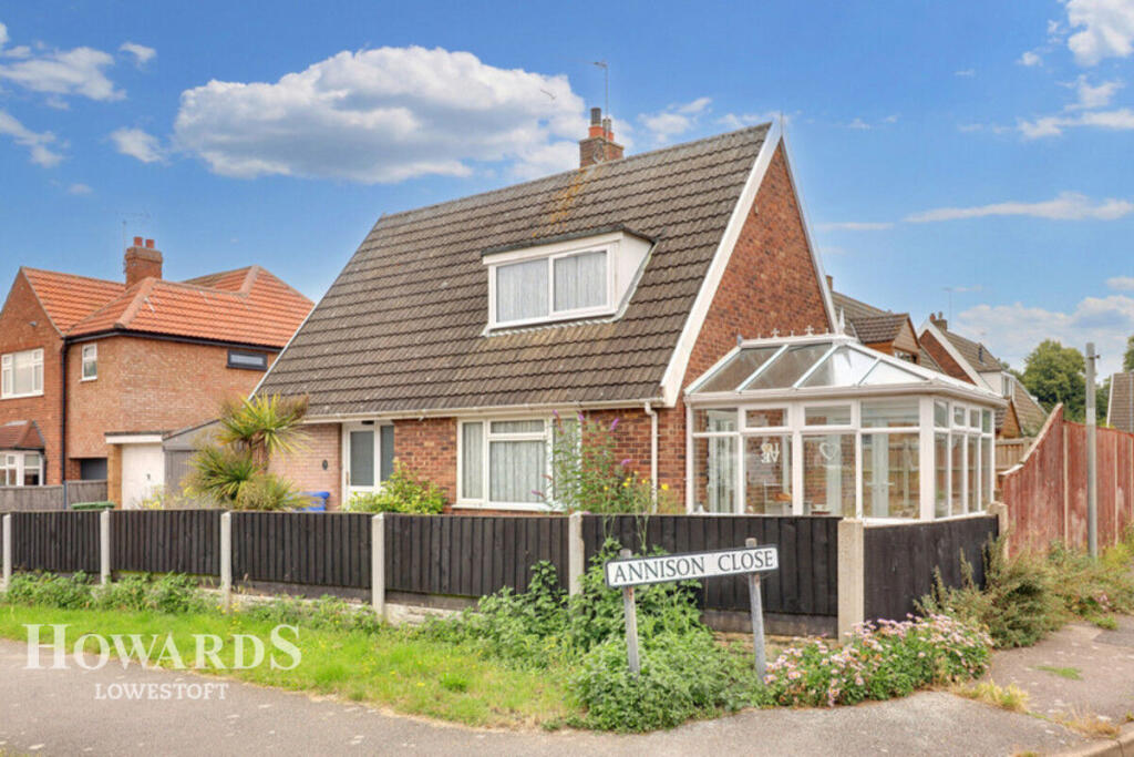 Main image of property: The Avenue, Lowestoft