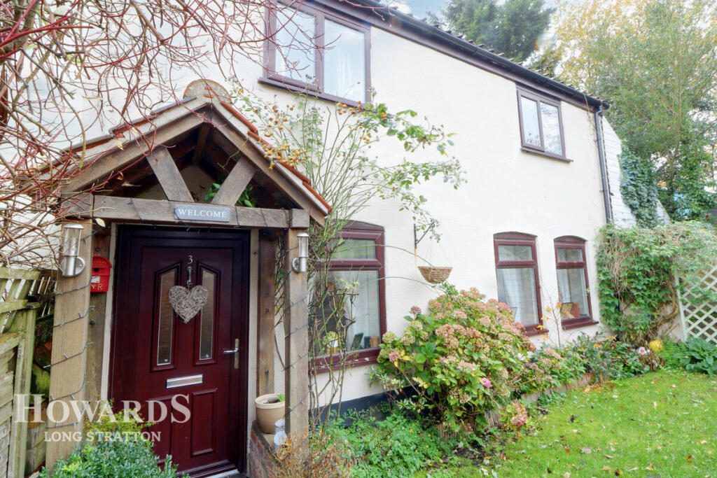 3 bedroom semidetached house for sale in 3 Gills Close, Harleston IP20