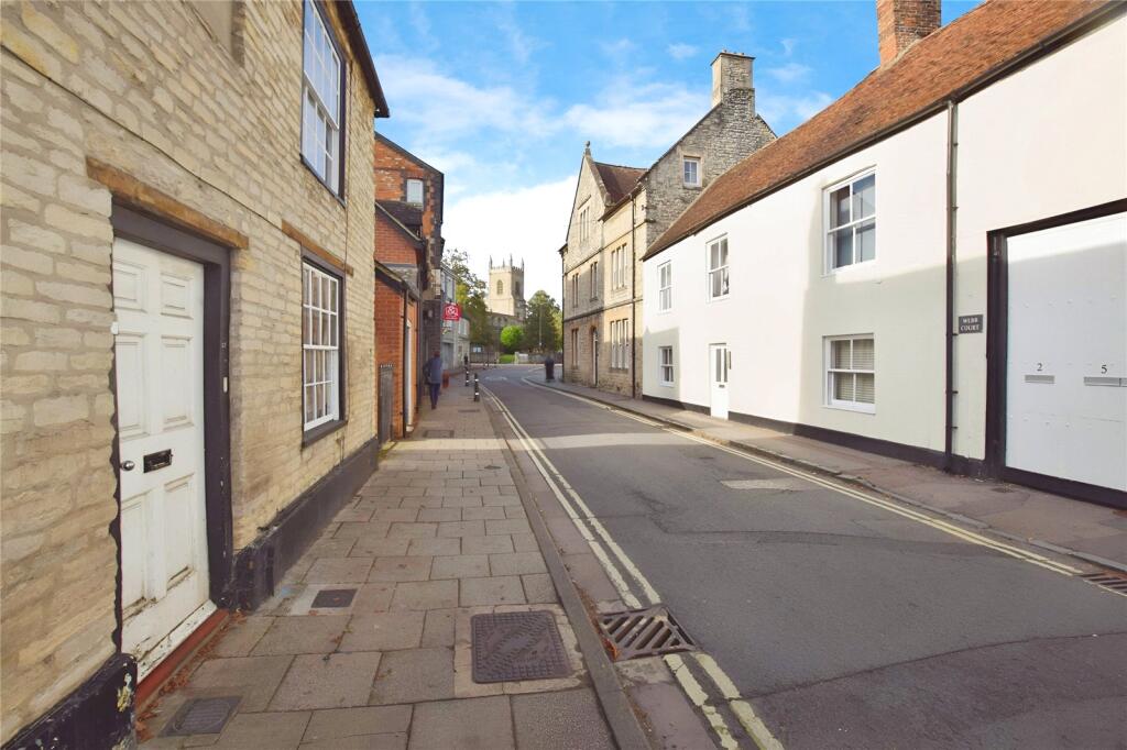 Main image of property: Causeway, Bicester, Oxfordshire