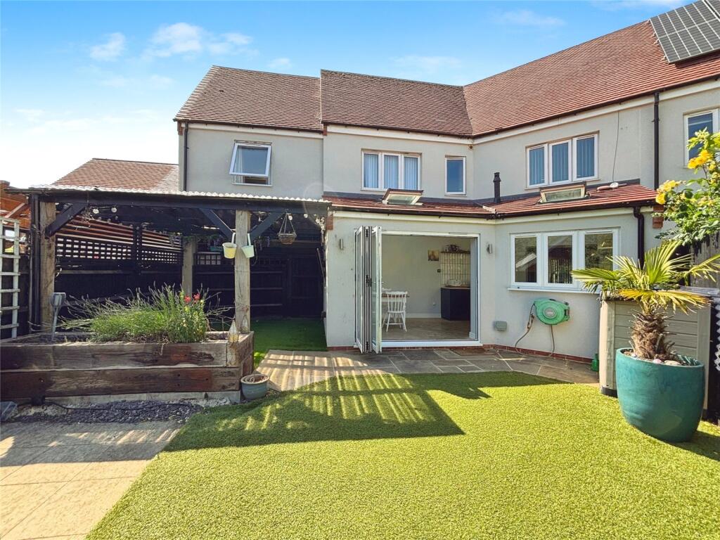 Main image of property: Newton Close, Bicester, Oxfordshire