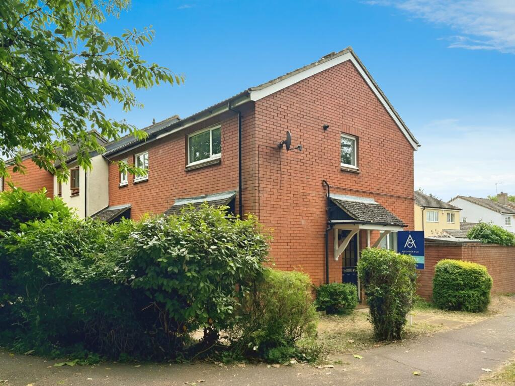 2 bedroom end of terrace house for sale in Windmill Avenue, Bicester