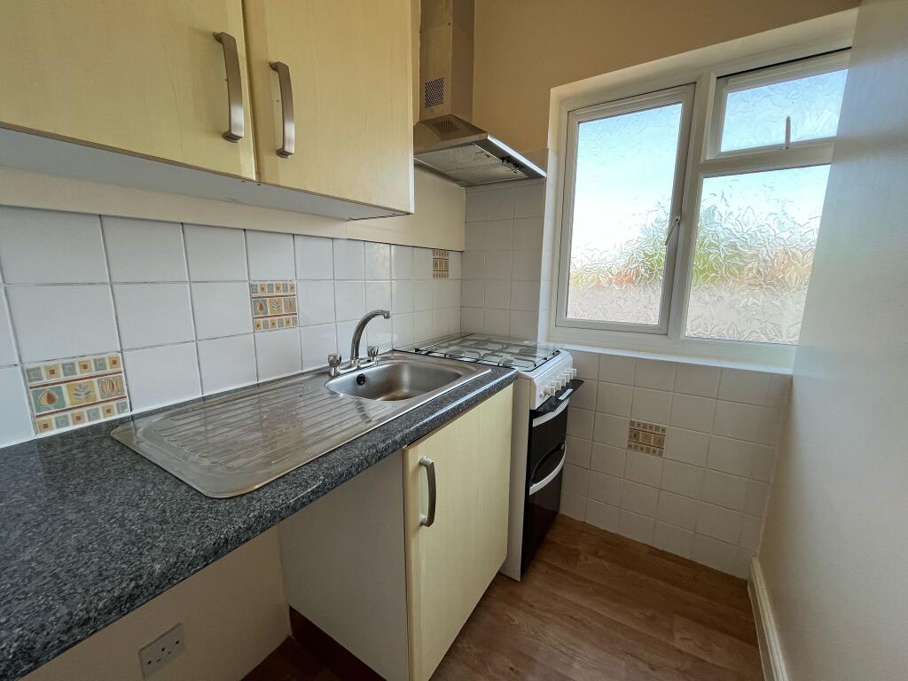 Main image of property: West Hill Road, Luton, LU1