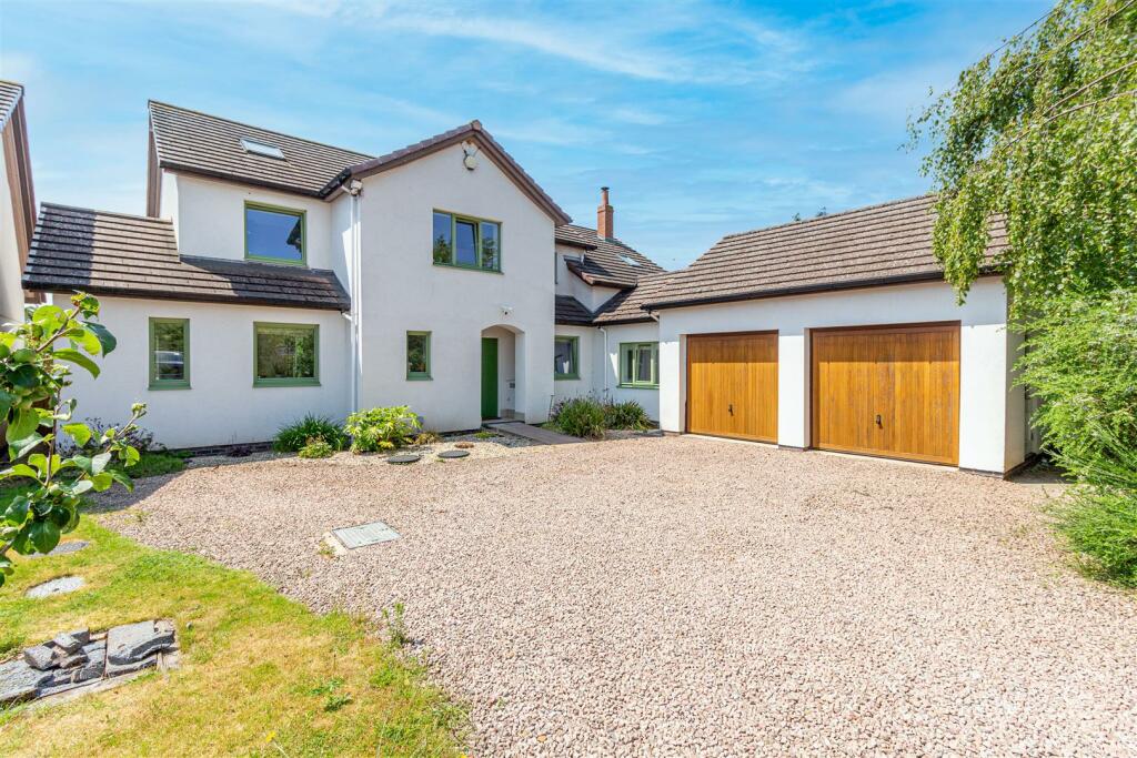 4 bedroom detached house for sale in Woodbury Park, Holt Heath