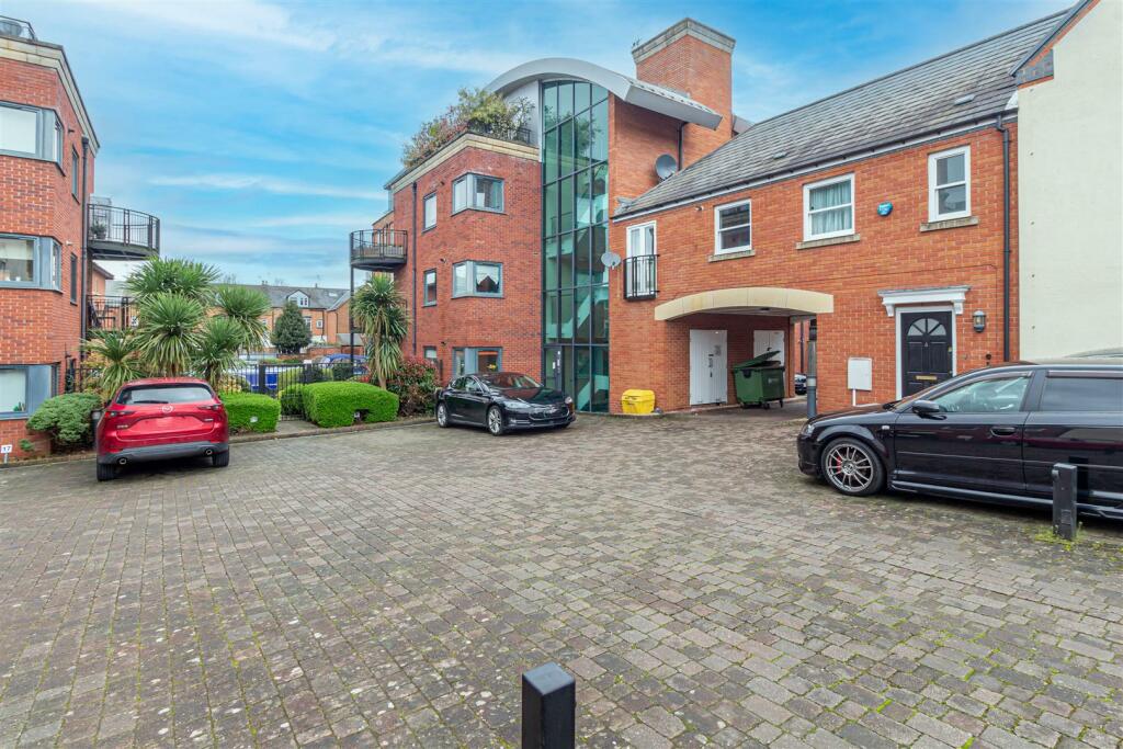 2 bedroom apartment for sale in Diglis Road, Worcester, WR5