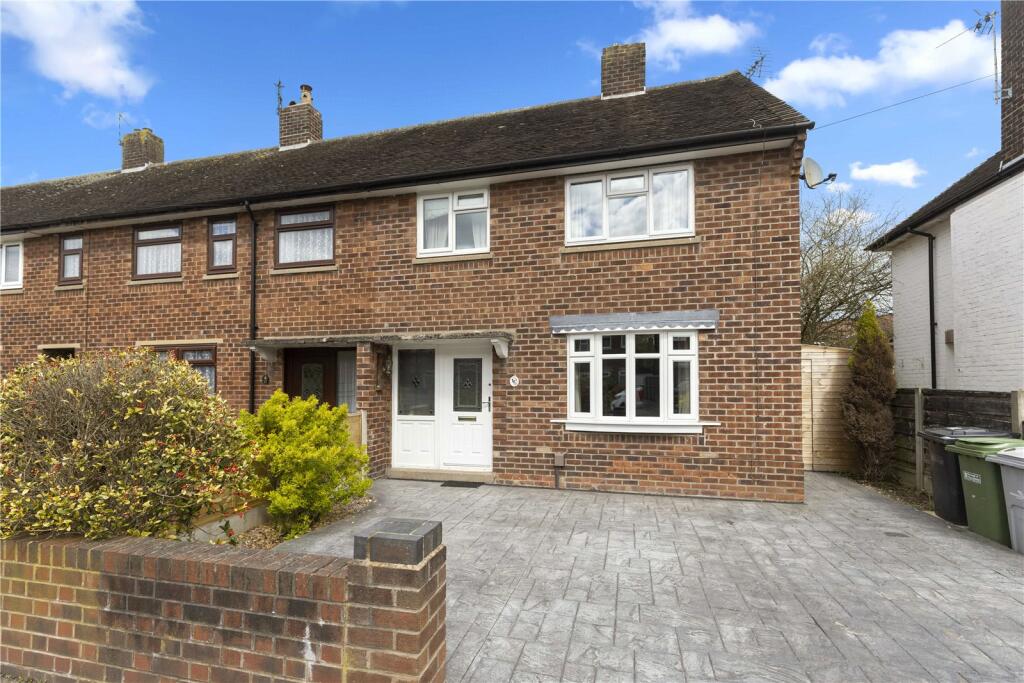 3 bedroom end of terrace house for sale in Heywood Road, Alderley Edge, SK9