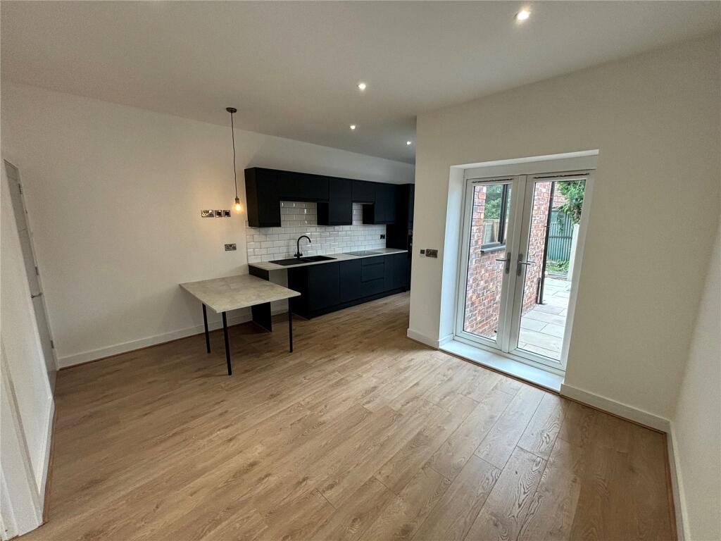 3 bedroom end of terrace house for sale in Two Trees Lane, Denton, M34