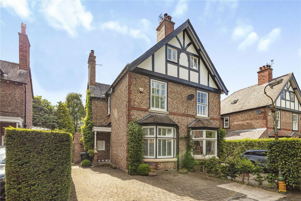 4 bedroom semidetached house for sale in The Avenue, Alderley Edge, SK9