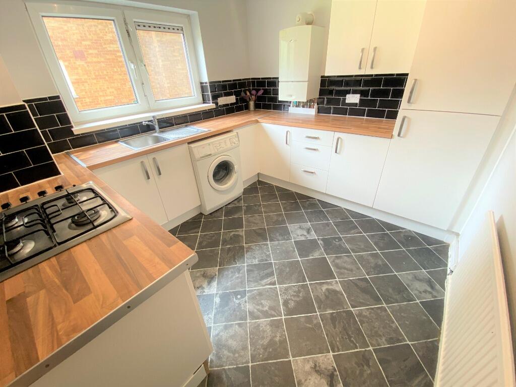 3 bedroom flat for rent in South Street, Southsea, Portsmouth, PO5