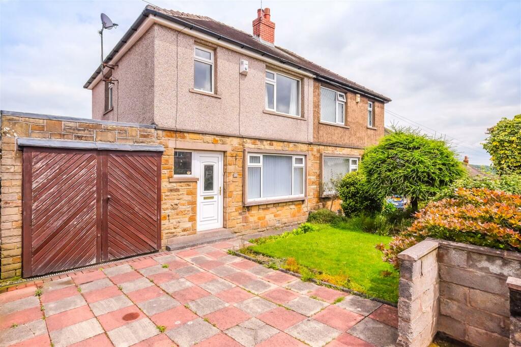 3 bedroom semidetached house for sale in Birchington Avenue, Birchencliffe, Huddersfield, HD3
