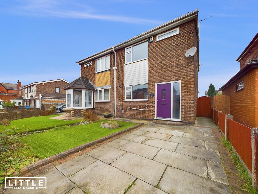 3 bedroom semidetached house for sale in Holt Lane, Rainhill, L35