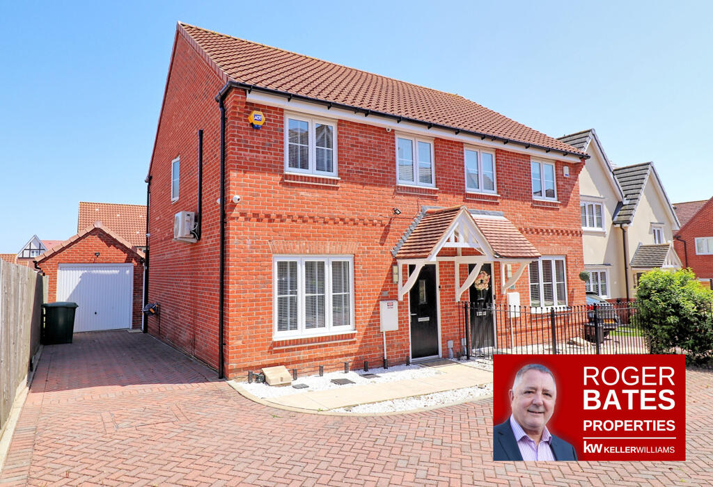 3 bedroom semidetached house for sale in Dulwich Avenue, Dunton Fields