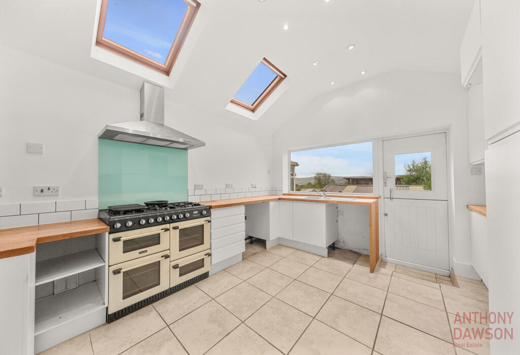 3 bedroom terraced house for sale in Wheatley Lane Road, Fence, Lancashire, BB12