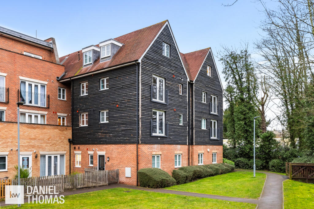 Main image of property: Winchester Close, Waltham Abbey, EN9