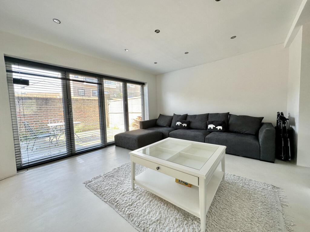 Main image of property: Barnfield Place, London, E14