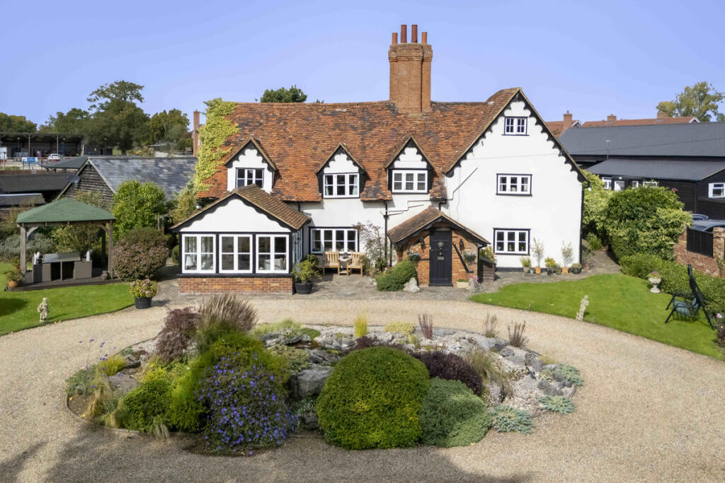 Main image of property: Pottersheath Road, Welwyn, AL6