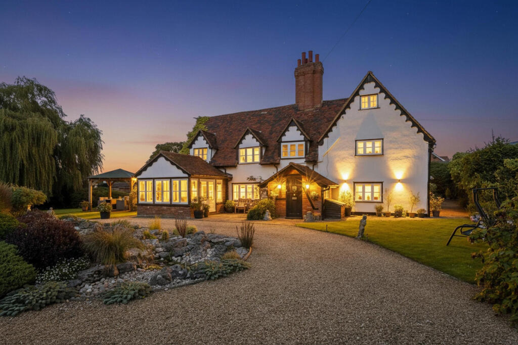 Main image of property: Pottersheath Road, Welwyn, AL6