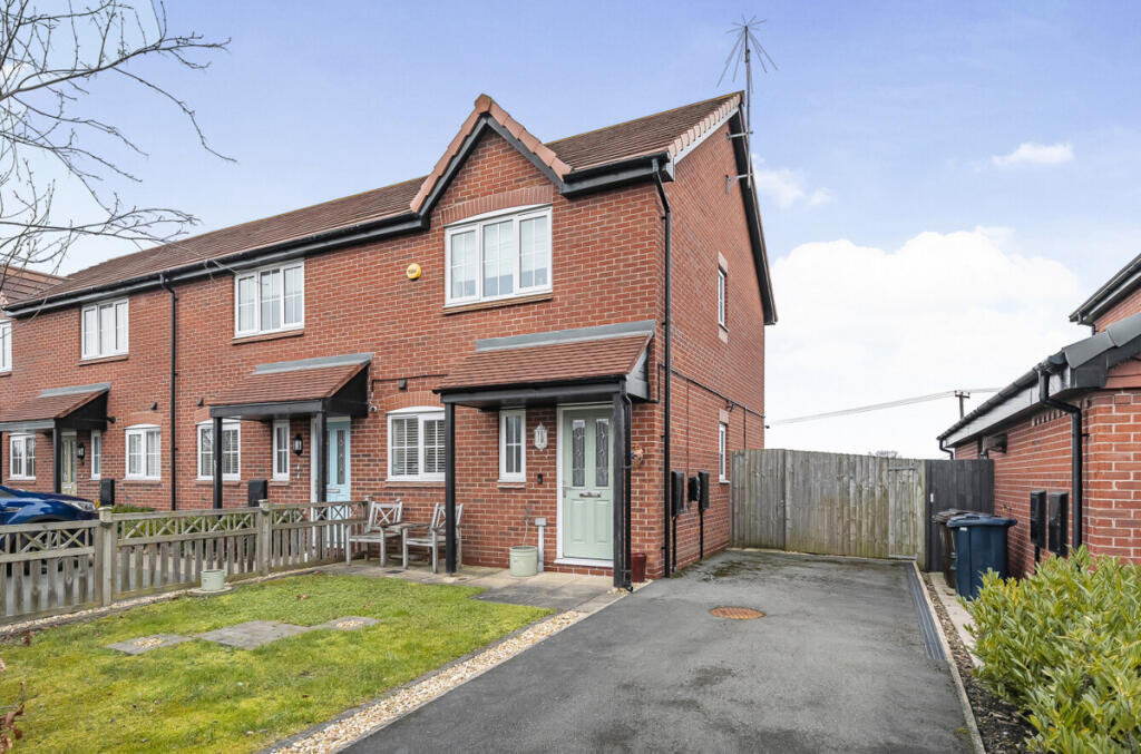 Main image of property: Walton Gardens, Preston, PR4
