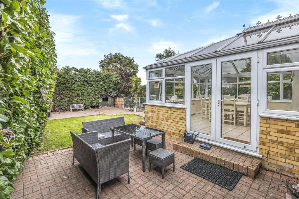 5 bedroom detached house for sale in Doddinghurst Road, Doddinghurst