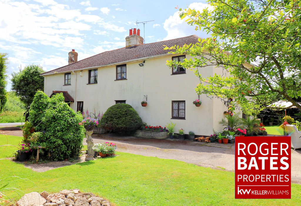 5 bedroom detached house for sale in Pantile Farm House, Cranfield Park