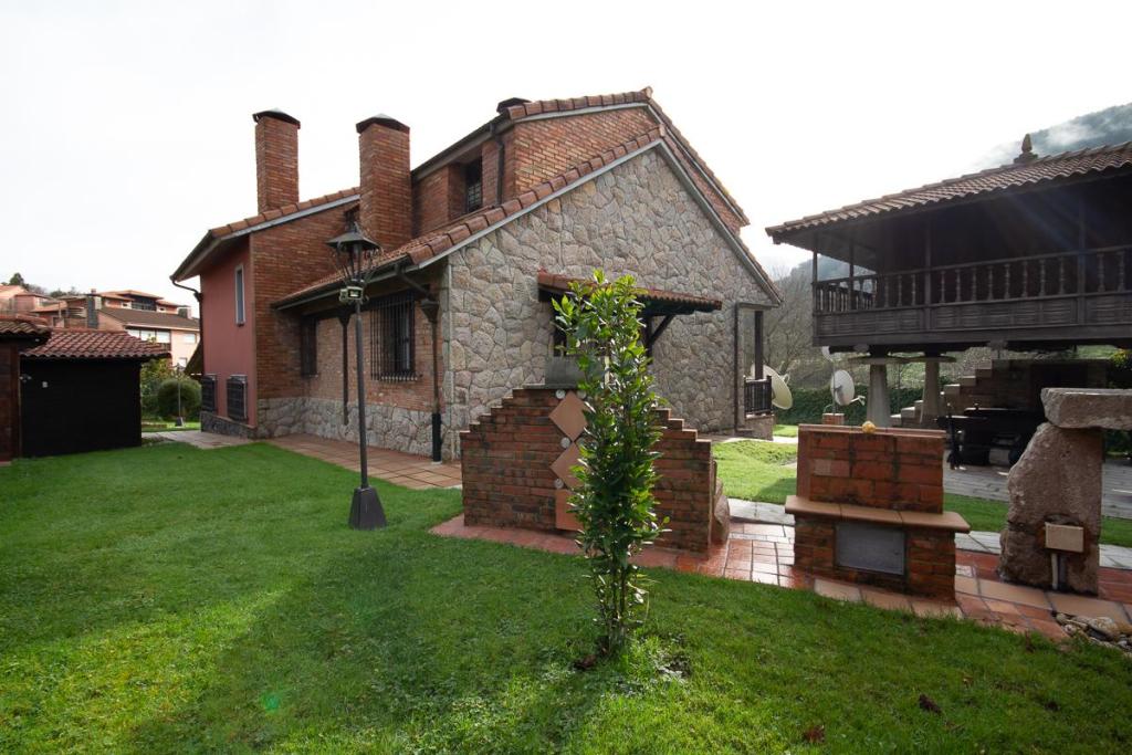 9 bedroom house for sale in Asturias, Spain