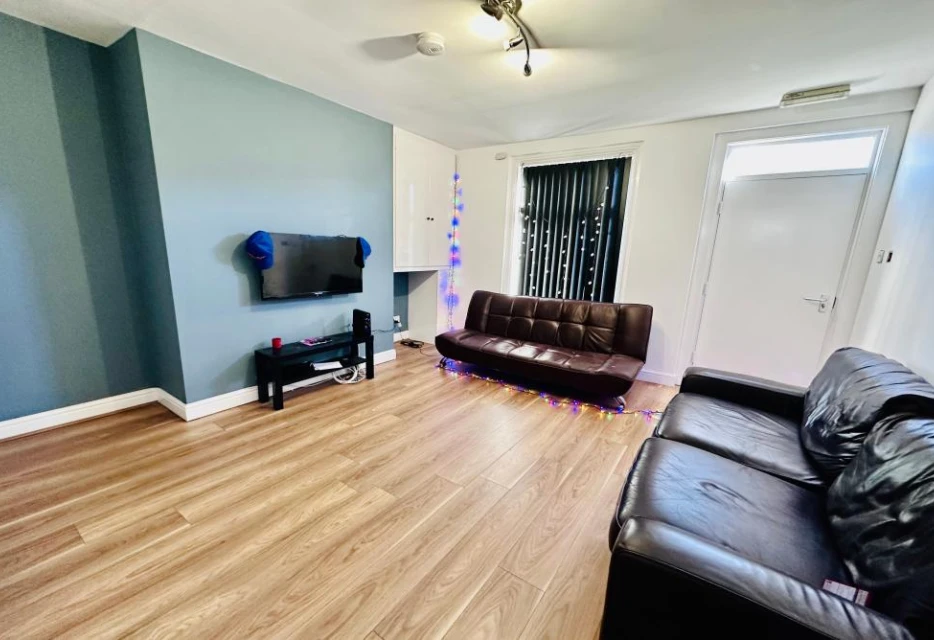Main image of property: Grimthorpe Terrace, Leeds