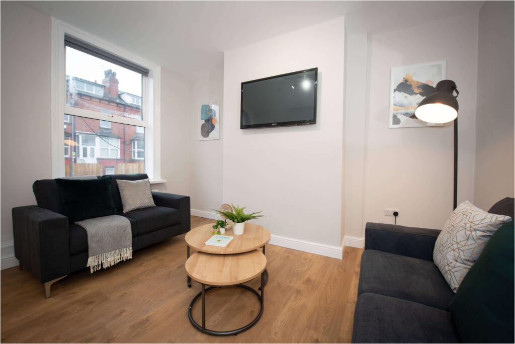 Main image of property: Beechwood Mount, Leeds