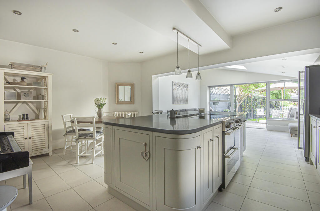 Main image of property: London Road, Redhill, RH1