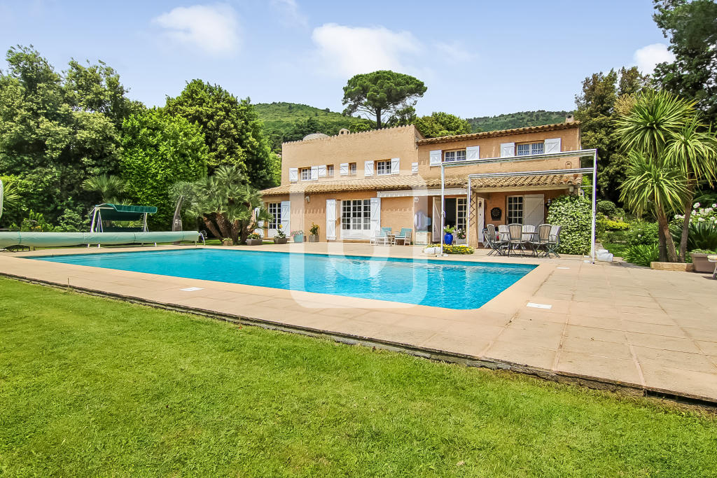 4 bedroom house for sale in Grasse, Provence-alpes-cote D'azur, 06130 ...