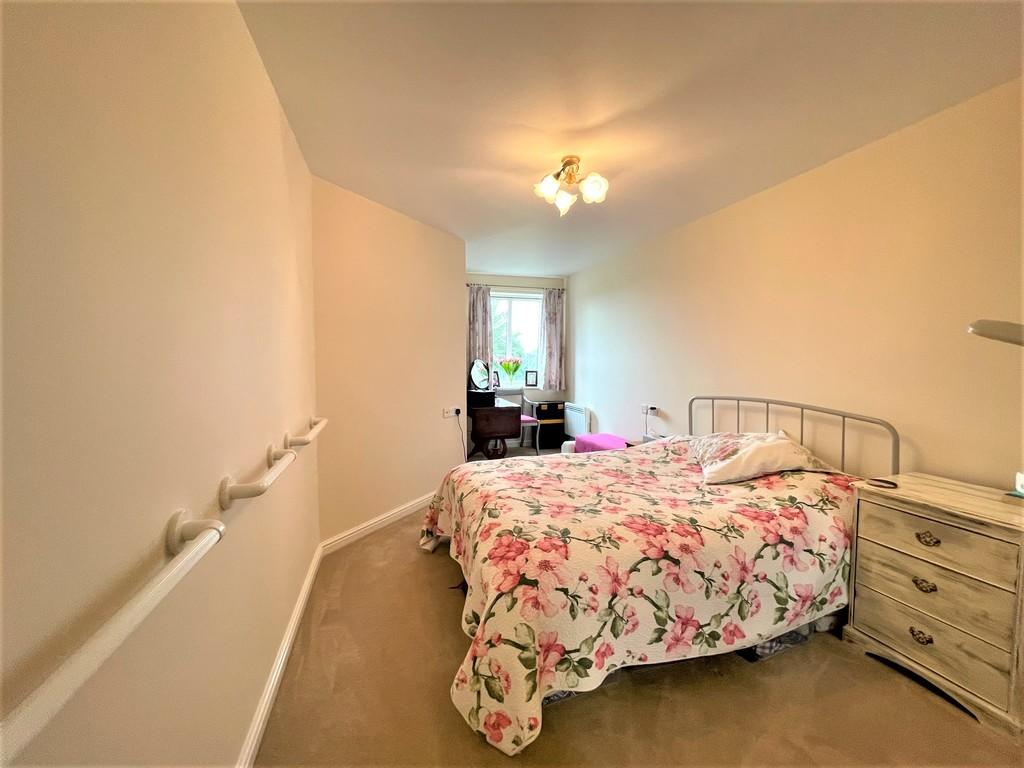 1 bedroom apartment for sale in North Gate Court, Biggleswade, SG18