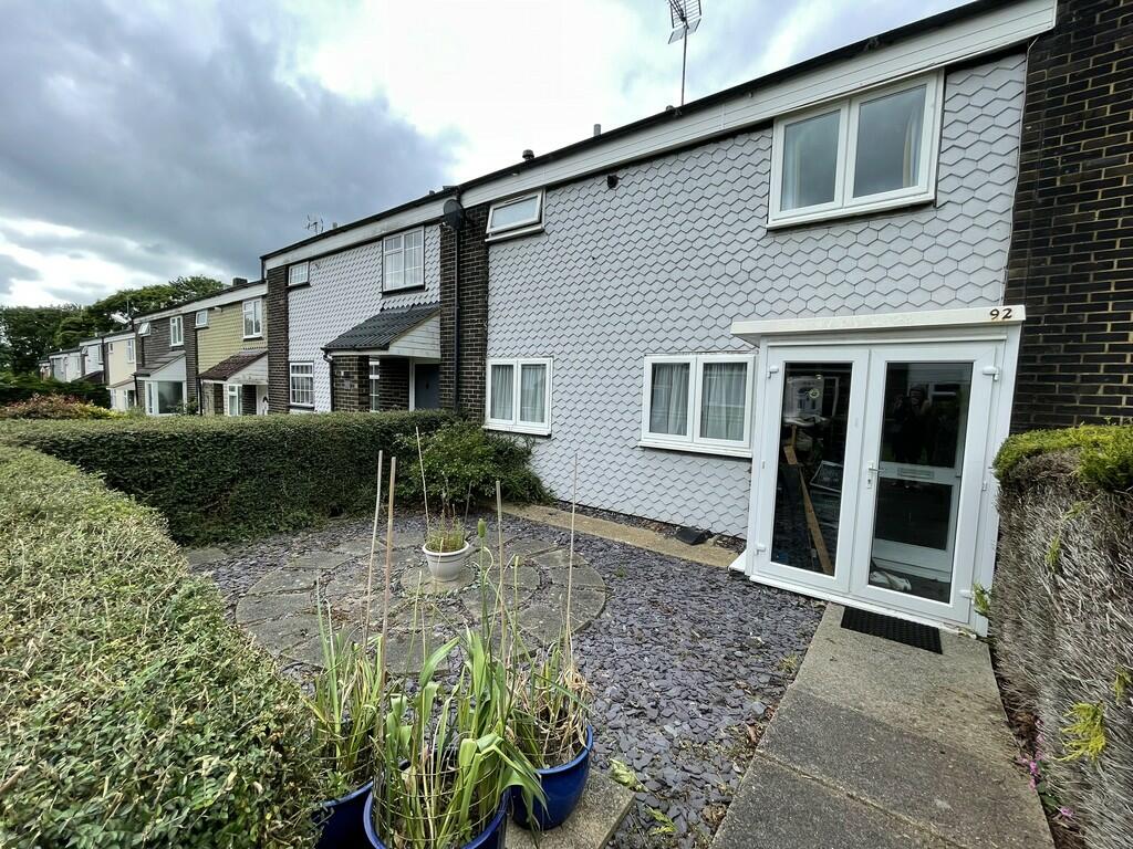 3 bedroom terraced house for sale in Lonsdale Road, Stevenage