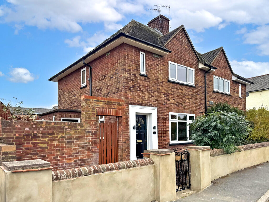 2 bedroom semi-detached house